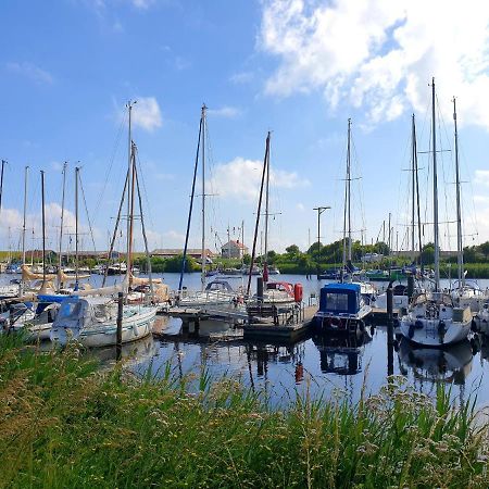 Отель An'T Yachthaven Харлезиль Экстерьер фото